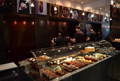 الشوكولاته  في شوارع باريس .. رحلة تستحق العناء