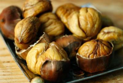 الكستناء .. فاكهة الشتاء ورفيقة الساهرين