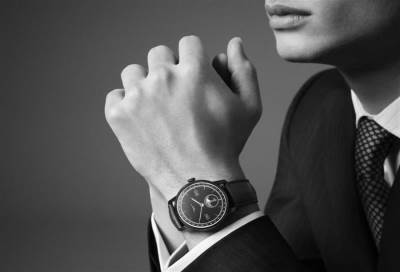 ساعة اليد تتحول إلى إكسسوار مكمل للموضة