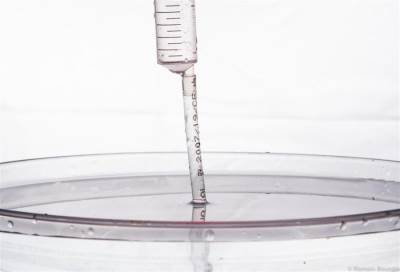 جهاز يحفر ثقوب أصغر من قطر الشعرة تفتح أفاقا طبية جديدة