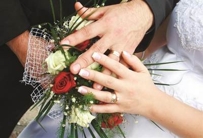 الفحص الطبي قبل الزواج يساهم في  تجنيب الأبناء للأمراض الوراثية 