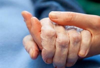 باركنسون أو " الشلل الرعاش".. الداء والدواء لمرض المشاهير