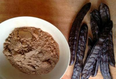 الخروب .. غذاء على رأس قائمة المؤونة الشتوية