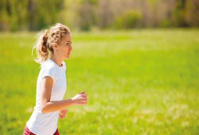 الرياضة في درجة حرارة مرتفعة .. قد تساعد على تناول طعام اقل