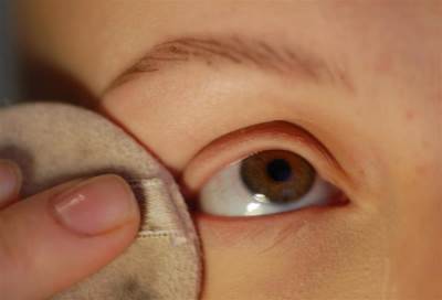 طرق الوقاية من العادات السيئة التي تسبب تساقط الرموش