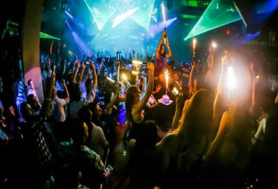 ملهى للرقص في أسبانيا اسمه "مكة" وتصميمه كالمسجد تماماً