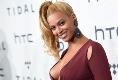 بيونسيه تغيير لون شعرها وسط أتهامات بالتبرأ من أصولها العرقية لتصبح شقراء