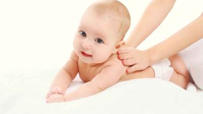 تدليك طفلك الرضيع تجربة ممتعة وصحية فاحرصي عليها