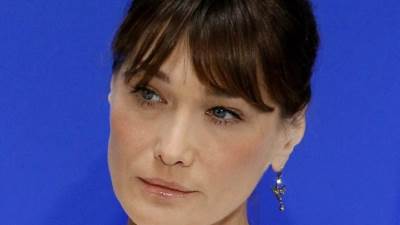 كارلا ساركوزى ..  تستعد لطرح ألبومها الجديد