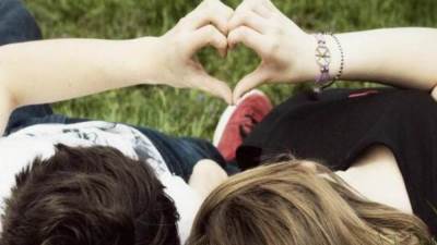 أجيبي على 10 أسئلة لتعرفي مدى حب زوجك لك