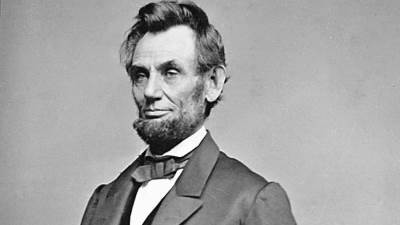 عرض النظارة التي استخدمها لينكولن أثناء اغتياله للبيع في مزاد