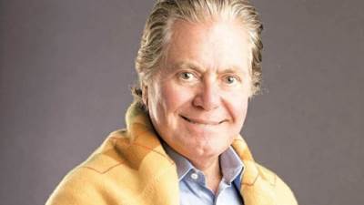 حسين فهمي يؤكد دعمه لعمرو موسي لتاريخه السياسى