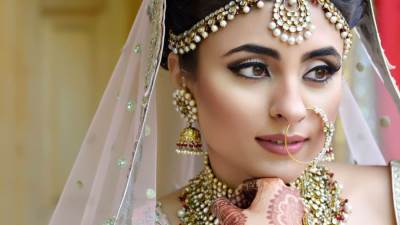 لاكسمي الهندية .. زوجة وهي في الثالثة من عمرها وقفت ضد التيار وحاربت التقاليد البالية