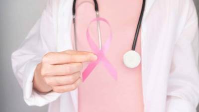 العمل الليلي قد يزيد خطر الإصابة بسرطان الثدي