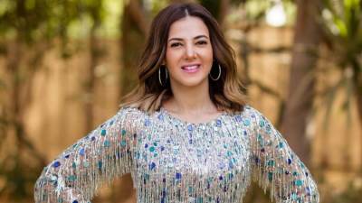 خطوبة دنيا سمير غانم الي مذيع تليفزيوني في "سرية تامة"