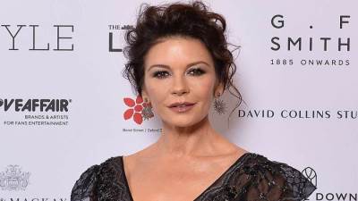  كاثرين زيتا جونز تسعى للعودة للمسرح من بوابة "كليوباترا"