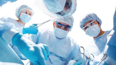 طفلة محروقة تعود إلى الحياة بترقيع 80% من جسدها