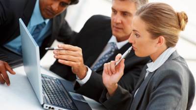 إذا كان مديرك أحد الأنواع الخمسة التالية .. فكيف تتعامل معه؟