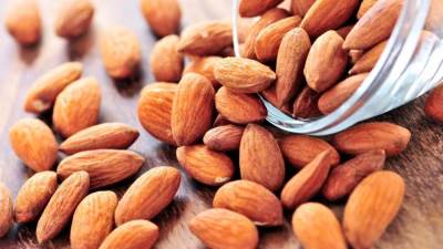  دراسة: تناول اللوز والفول السودانى يخفض فرص الإصابة بسرطان الكبد