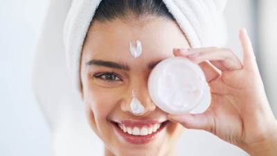 دللي بشرتك بأفضل منتجات أملاح البحار