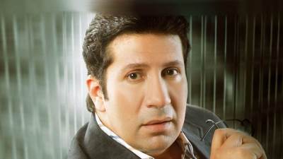 بالصور: عادل امام وليلى علوي والسقا يتقدمون الفنانيين في عزاء والد هانى رمزى