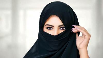 5 خطوات أساسية لارتداء حجاب صحيح