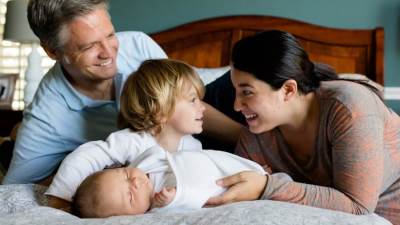 كيف تجيب على سؤال طفلك المحرج "أنا جيت إزاى"؟