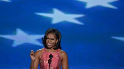 الموضة سلاح السياسة .. في سباق الأناقة بين ميشيل أوباما وآن رومني