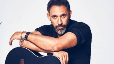  عمرو مصطفى يستعين بـ 100 شخص بإحدى أغنيات ألبومه المقبل