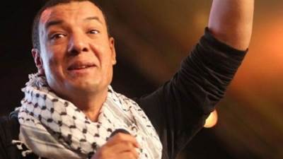 الشاعر هشام الجخ ينفي التحقيق معه في تهمة ازدراء الأديان