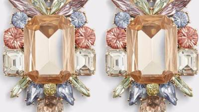 عودة إكسسوارت الخمسينات ذات الأحجام الكبيرة