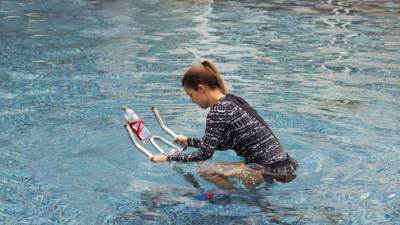  فوق الدراجة المائية تملكين قمة الرفاهية عند تأدية التمرينات الرياضية