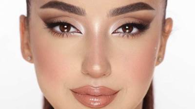 خبيرة تجميل تشرح كيفية إخفاء عيوب الأنف بالمكياج