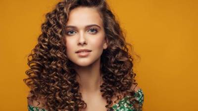 كيف تروضين الشعر المجعد؟