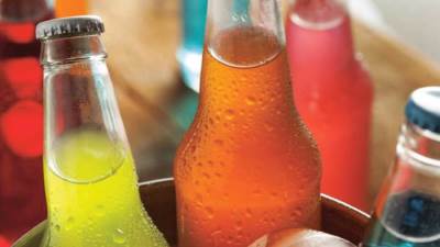 المشروبات الغازية تزيد تسوس الأسنان