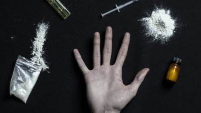 الهدوء فى التعامل والثقة بين الأسرة والابن أهم خطوات علاج الإدمان‏