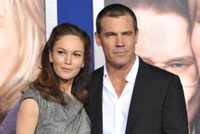 جوش برولين وديانا لان يتفقان علي للطلاق بعد زواج دام 8 سنوات