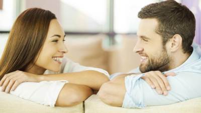 الرجل الهادئ والممتص للغضب يريح المرأة نفسيا