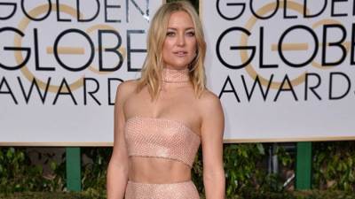 كايت هادسون بدون ملابس علوية علي غلاف مجلة Glamour