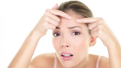 للضرورة تعلمي الطرق الصحيحة لتنظيف حب الشباب من الصديد