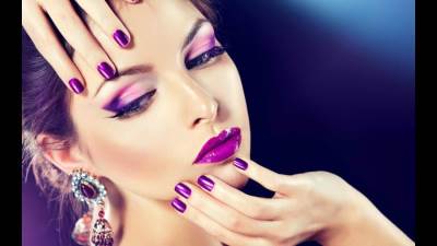 بالفيديو .. مكياج "موف" بأسلوب جديد للسهرات