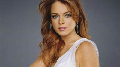 ليندسي لوهان تقبل صفقة المحكمة، وستقضي 90 يوما في مركز لإعادة التأهيل