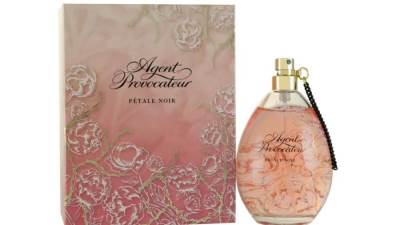 إذا كنت من محبي رائحة الزهور الشرقية فستعشقين عطر Petale Noir