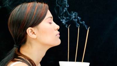 دراسة : عيدان البخور لها نفس مخاطر دخان السجائر