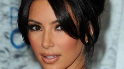 خطوات مكياج كيم كارداشيان من معرض العروس بدبي 2013