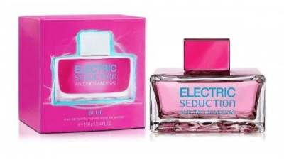 تمتعي بالإغراء مع عطر Electric Blue Seduction الذي يقدمه لك أنطونيو بانديراس