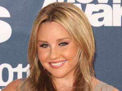 أماندا باينز تكشف عن قيامها بعمل عملية تجميل في أنفها