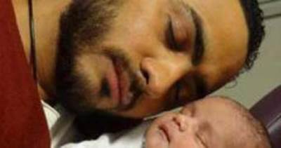 بعد نشر صورة مولودته الأولى.. تامر حسني يؤكد : هذه ليست إبنتي