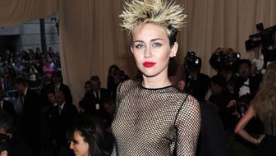 مايلي سايروس تتصدر قائمة أكثر نساء العالم إثارة