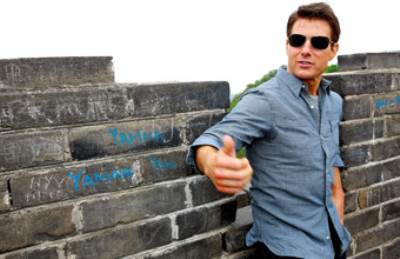 توم كروز يزور سور الصين العظيم للترويج لفيلمه Oblivion